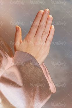 احترام گذاشتن با دست