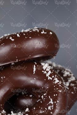 دونات شکلاتی