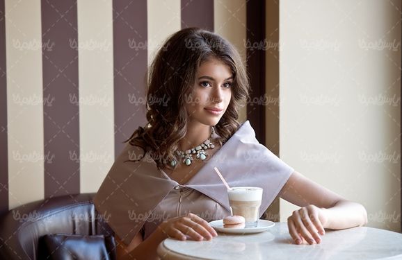 دختر زیبا