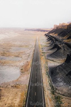 جاده بیابانی