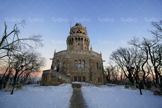 عکس با کیفیت برجک