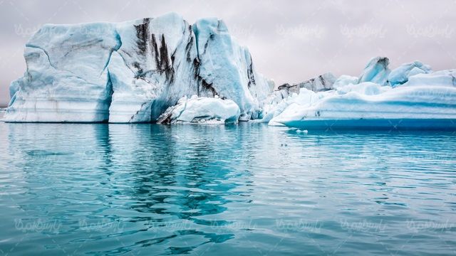 تصویر با کیفیت کوه یخی