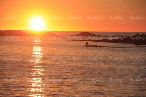 تصویر با کیفیت غروب دریا