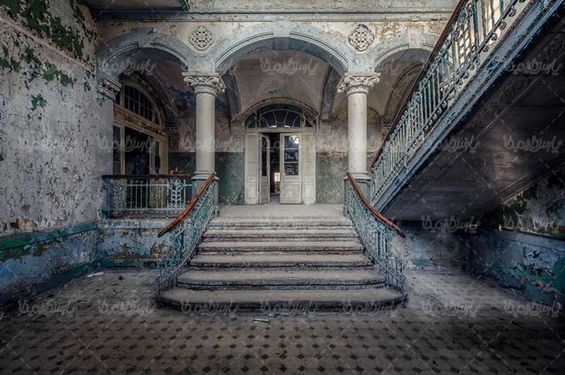 ساختمان خرابه