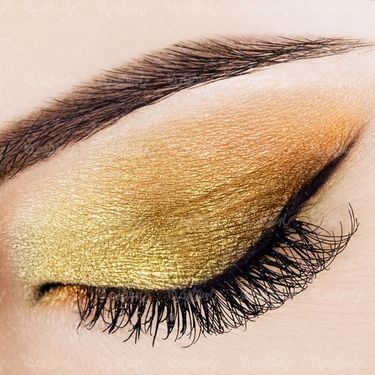 Eye makeup