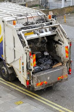 Garbage collection machine