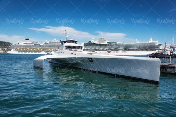 Pleasure boat