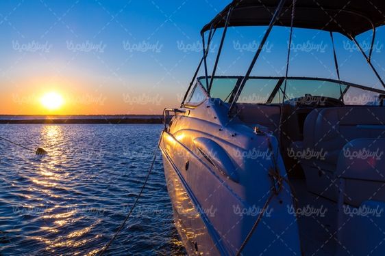 Pleasure boat