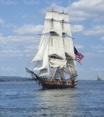 Pleasure boat