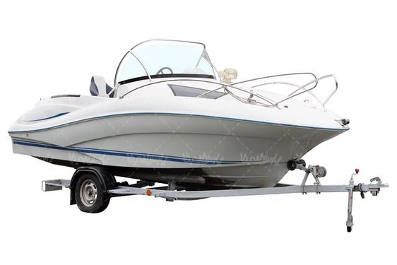 Pleasure boat