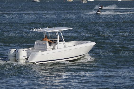 Pleasure boat