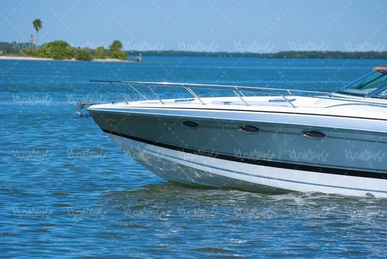 Pleasure boat
