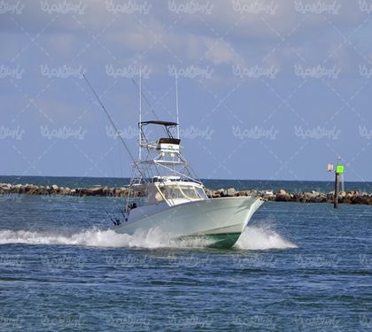 Pleasure boat