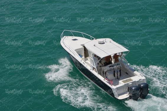 Pleasure boat