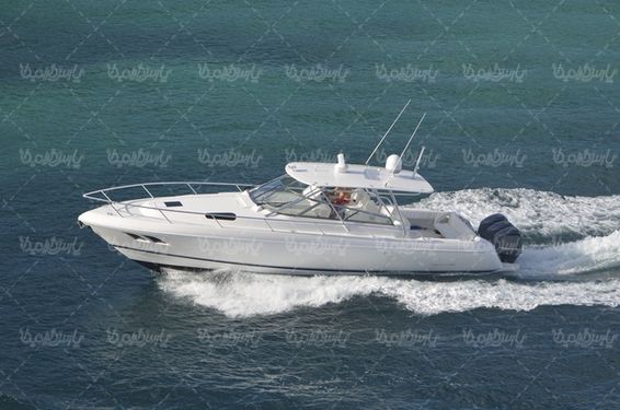 Pleasure boat
