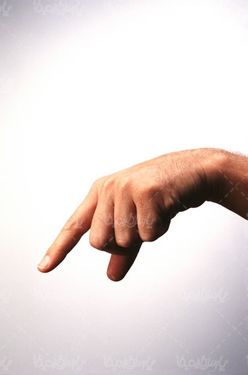 علامت دادن با دست