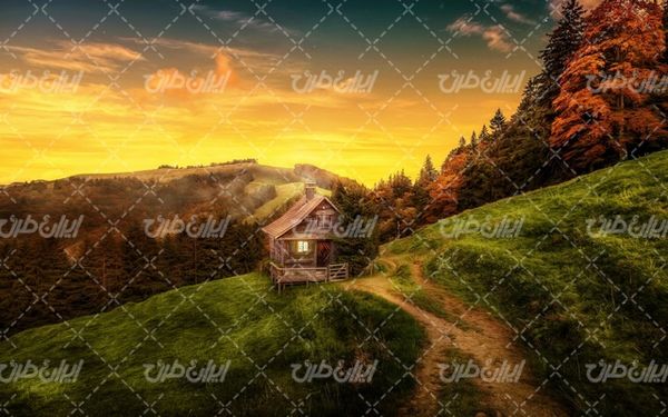 تصویر با کیفیت منظره زیبای کلبه چوبی به همراه غروب خورشید