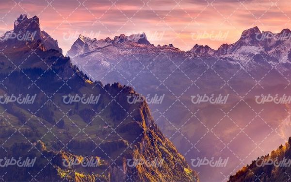 تصویر با کیفیت منظره زیبایفصل زمستان همراه با برف و کوه