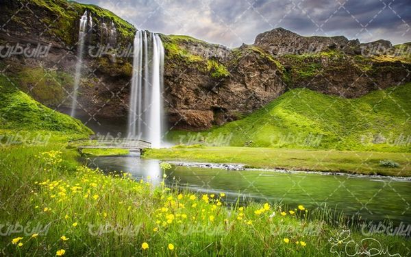 تصویر با کیفیت منظره زیبای آبشار به همراه درخت و طبیعت