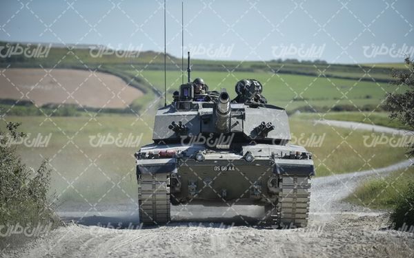 تصویر با کیفیت تانک جنگی به همراه سلاح و ماشین آلات نظامی