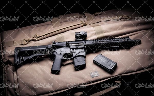 تصویر با کیفیت سلاح انفرادی به همراه سلاح و ماشین آلات نظامی