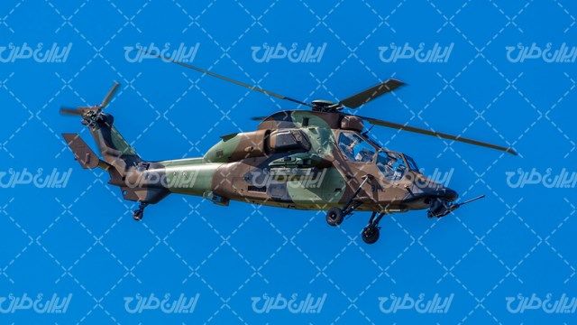 تصویر با کیفیت هیلیکوپتر نظامی به همراه بالگرد و هیلی برد