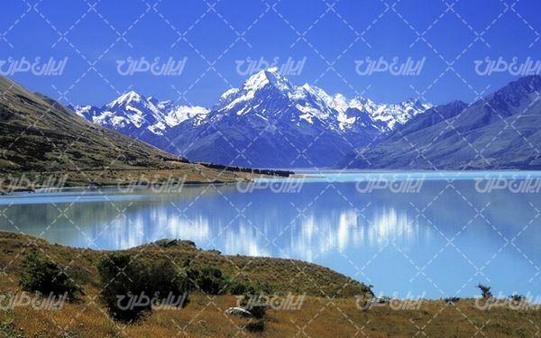 تصویر با کیفیت منظره زیبای دریاچه به همراه چشم انداز زیبا و طبیعت