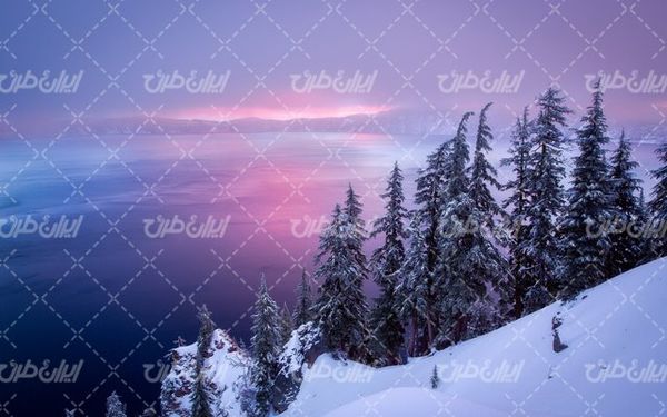 تصویر با کیفیت منظره دریاچه به همراه منظره زیبا و طبیعت زیبای برفی