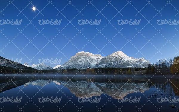 تصویر با کیفیت منظره دریاچه به همراه منظره زیبا و طبیعت زیبای برفی