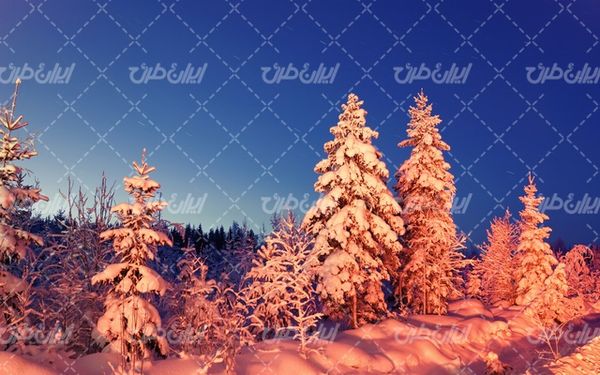 تصویر با کیفیت منظره جشم نواز برفی به همراه فصل زمستان و چشم انداز برفی