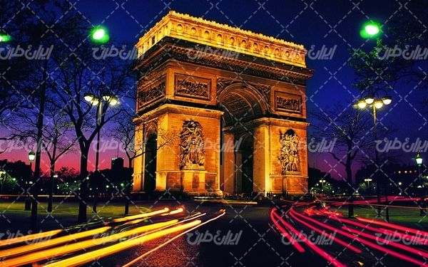 تصویر با کیفیت شهر گردشگری همراه با عکس شهر و ساختمان های شهری