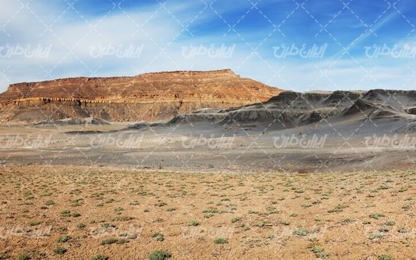 تصویر با کیفیت چشم انداز همراه با منظره و چشم انداز زیبای بیابان