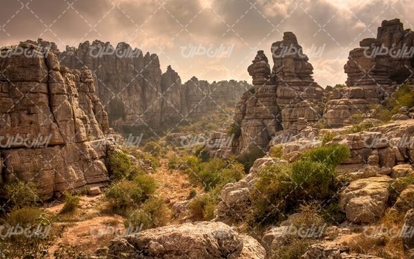 تصویر با کیفیت چشم انداز همراه با منظره و چشم انداز زیبای بیابان