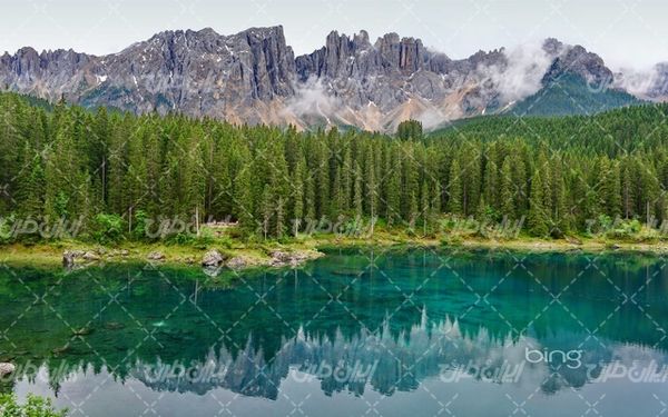 تصویر با کیفیت چشم انداز همراه با منظره و چشم انداز زیبای دریاچه