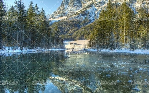 تصویر با کیفیت چشم انداز همراه با منظره و چشم انداز زیبای فصل زمستان