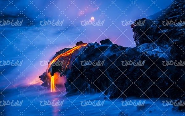 تصویر با کیفیت چشم انداز همراه با منظره و چشم انداز زیبای مواد مذاب