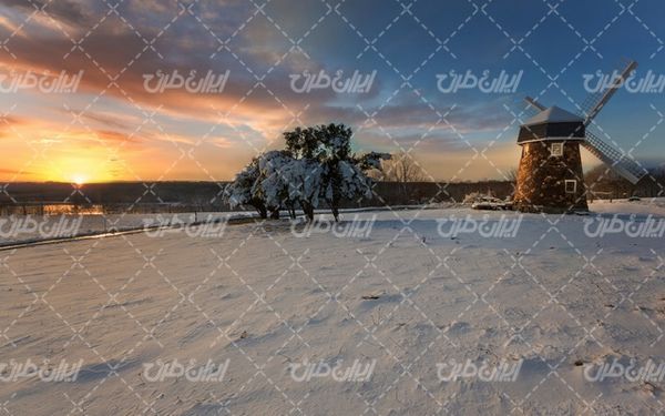 تصویر با کیفیت منظره زیبای فصل پاییز به همراه برف و طبیعت برفی