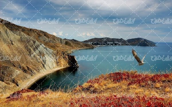 تصویر با کیفیت طبیعت زیبا همراه با منظره و چشم انداز زیبای دریا
