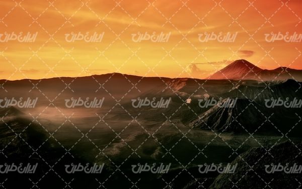 تصویر با کیفیت طبیعت زیبا همراه با منظره و چشم انداز زیبای غروب آفتاب