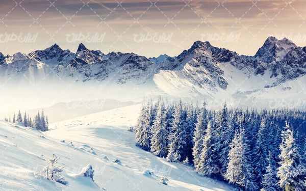 تصویر با کیفیت منظره زیبای فصل پاییز به همراه برف و طبیعت برفی