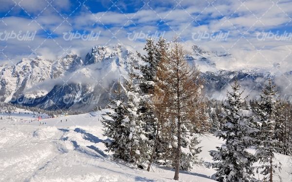 تصویر با کیفیت چشم انداز زیبای فصل زمستان همراه با منظره و طبیعت زیبا