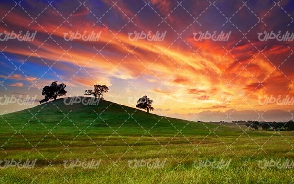 تصویر با کیفیت چشم انداز زیبای غروب آفتاب همراه با منظره و طبیعت زیبا