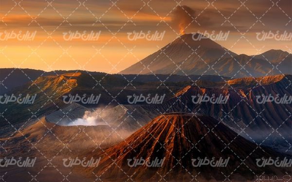 تصویر با کیفیت چشم انداز زیبای کوه آتش فشان همراه با منظره و طبیعت زیبا