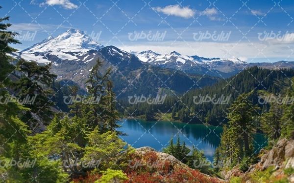تصویر با کیفیت چشم انداز زیبای کوهستان همراه با منظره و طبیعت زیبا