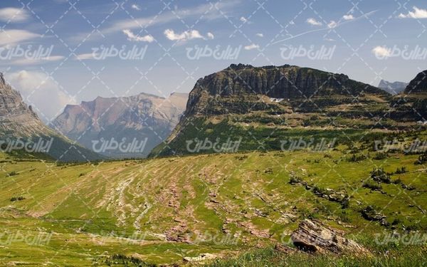 تصویر با کیفیت چشم انداز زیبای کوه همراه با منظره و طبیعت زیبا