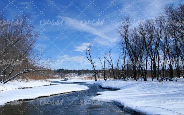 تصویر با کیفیت چشم انداز برف همراه با منظره و طبیعت زیبا