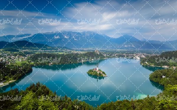 تصویر با کیفیت چشم انداز زیبای کوه همراه با منظره دیدنی و طبیعت زیبا
