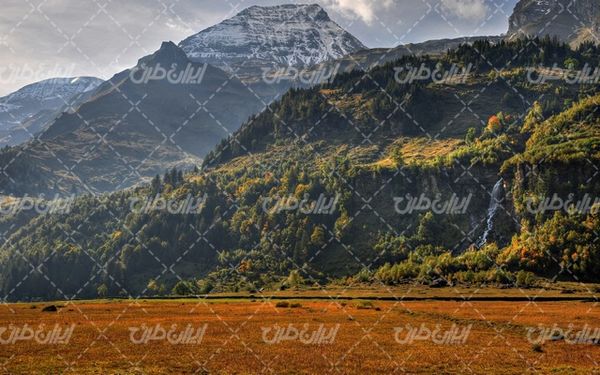 تصویر با کیفیت چشم انداز زیبای کوه با منظره دیدنی و طبیعت زیبا