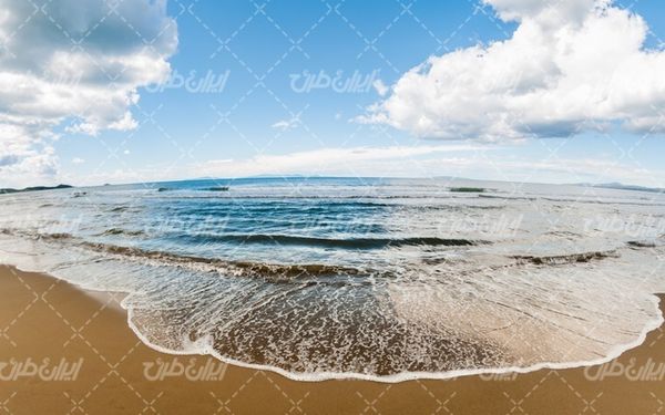 تصویر با کیفیت چشم انداز زیبای ساحل دریا همراه با منظره دیدنی و طبیعت زیبا