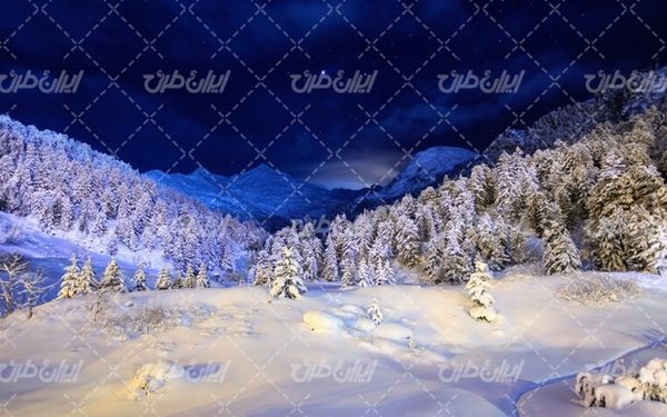 تصویر با کیفیت چشم انداز زیبای فصل زمستان همراه با منظره دیدنی و طبیعت زیبا